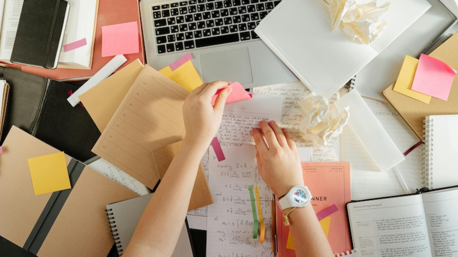 mess-desk